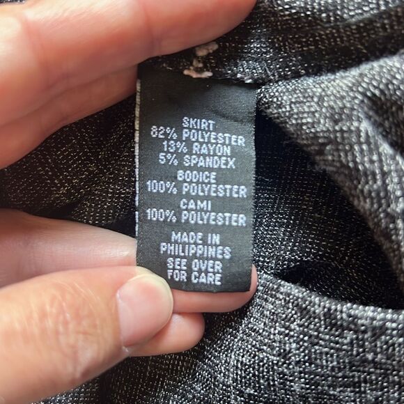 iZ Byer Size 1 Flutter Ruffled Sleeve Button Down White Gray Pencil Dress - Picture 8 of 8